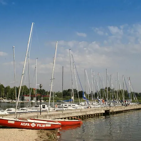 A Holiday With A View Of The Lake *
